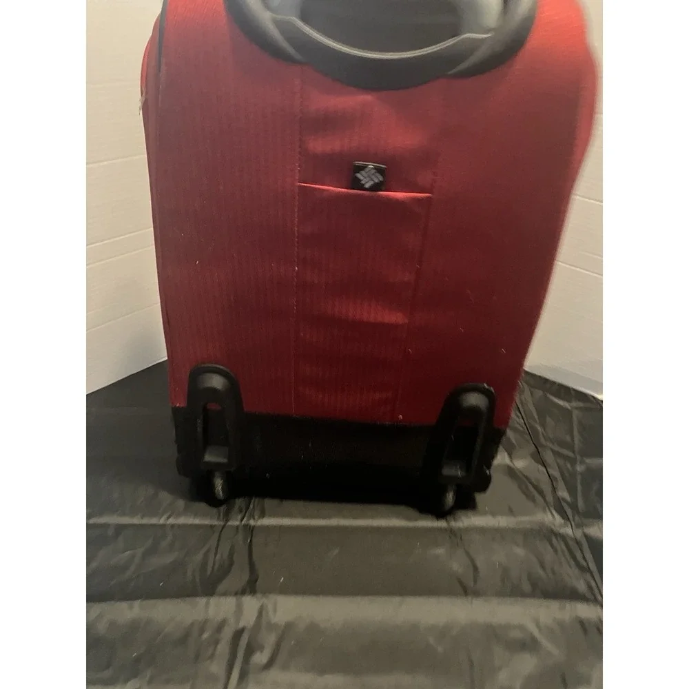 NWOT Columbia Pack and Go Travel Rolling Upright Suitcase RED Active Lifestyle